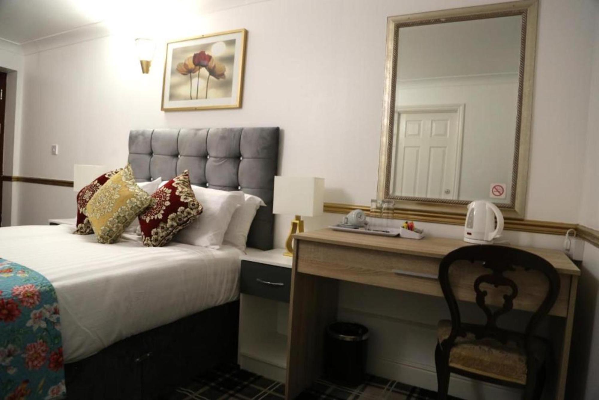 Oyo 4 Sisters Inn 北科米 外观 照片