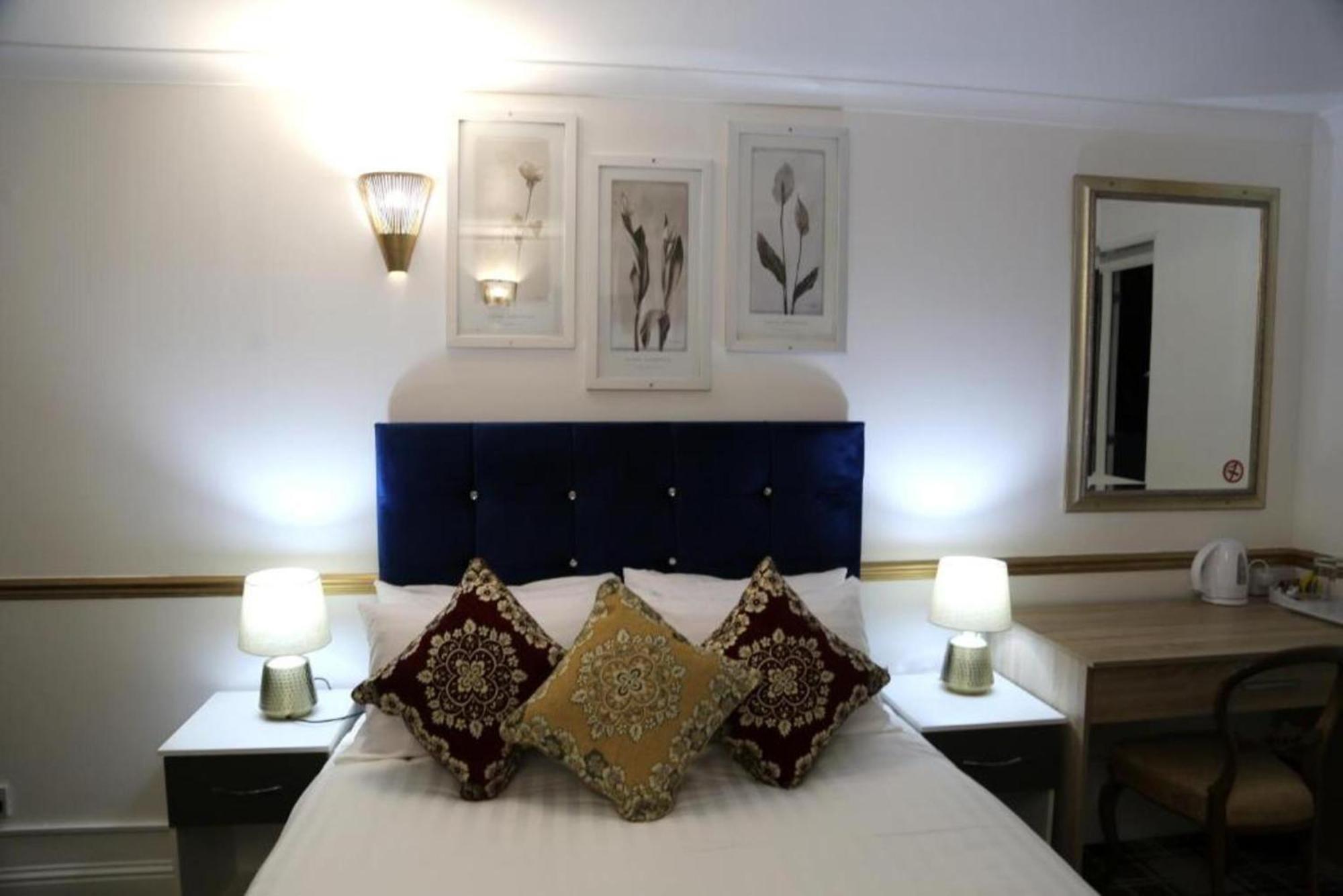 Oyo 4 Sisters Inn 北科米 外观 照片